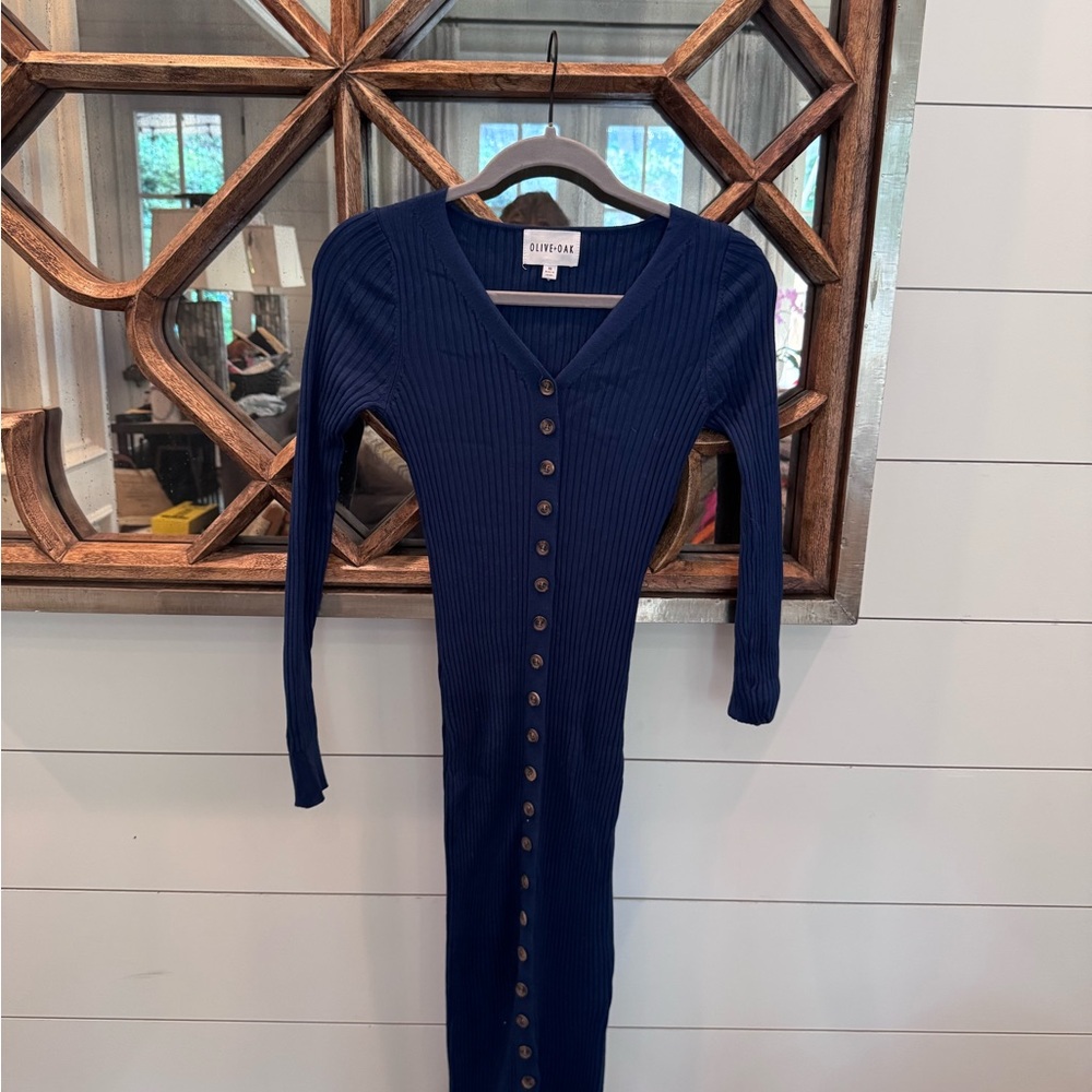 Olive & Oak Blue Ribbed Buttoned V-Neck Dress